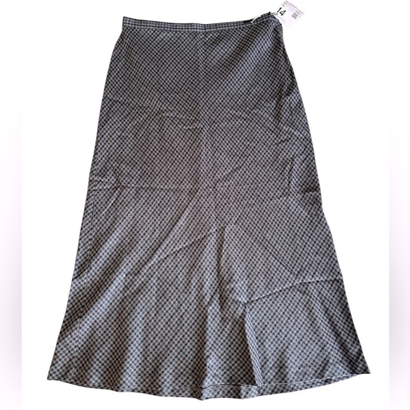 Sag Harbor wool blend A-line midi skirt. Size 14 - Picture 2 of 8